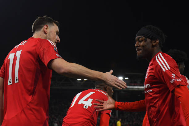 并且多次贡 并且多次贡